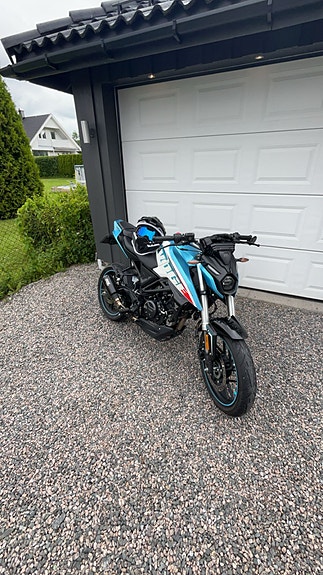 VOGE 125 R 3 of 11