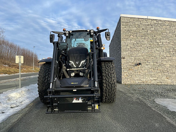 Valtra N175D GPS LASTER FRONTHYDRALIKK VINTERPAKKE 2025, kr 1 995 000,-