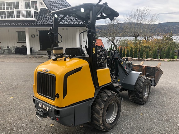 Giant V452T X-TRA HD