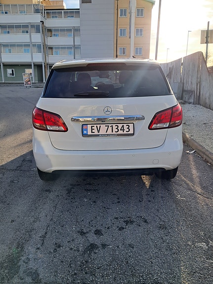Mercedes-Benz B-Electric 4 of 5