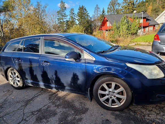 Toyota Avensis 5 of 5