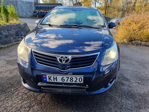 Toyota Avensis 4 of 5