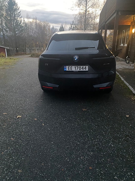 BMW iX 4 of 5