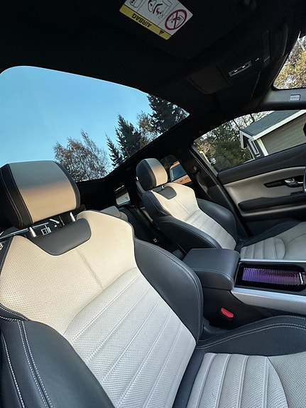 Land Rover Range Rover Evoque 29 of 30