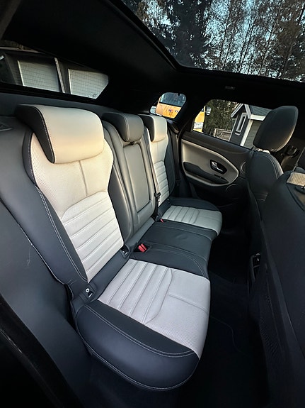Land Rover Range Rover Evoque 30 of 30