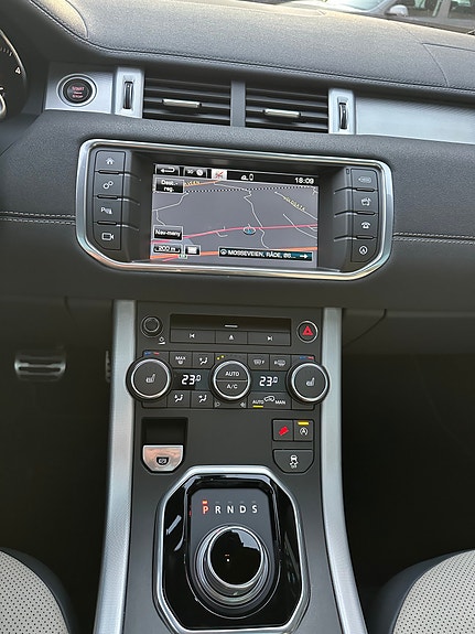 Land Rover Range Rover Evoque 18 of 30