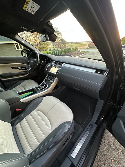 Land Rover Range Rover Evoque 26 of 30