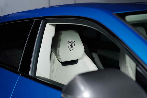 Lamborghini Urus 15 of 30