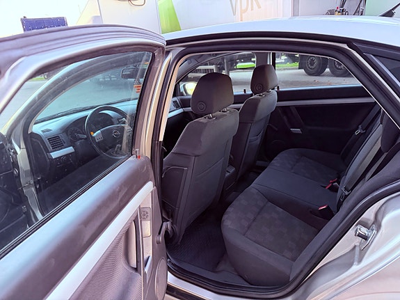 Opel Vectra 17 of 30