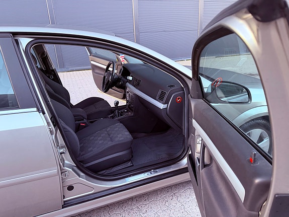 Opel Vectra 21 of 30