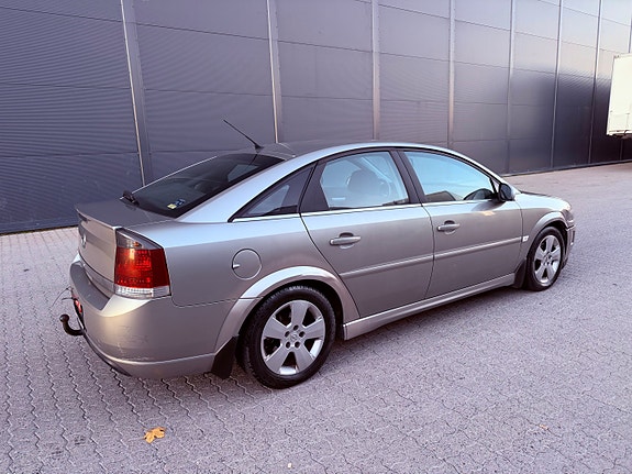 Opel Vectra 8 of 30