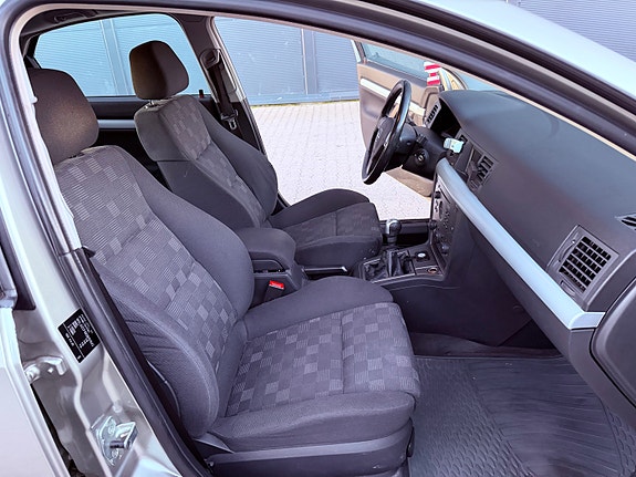 Opel Vectra 22 of 30