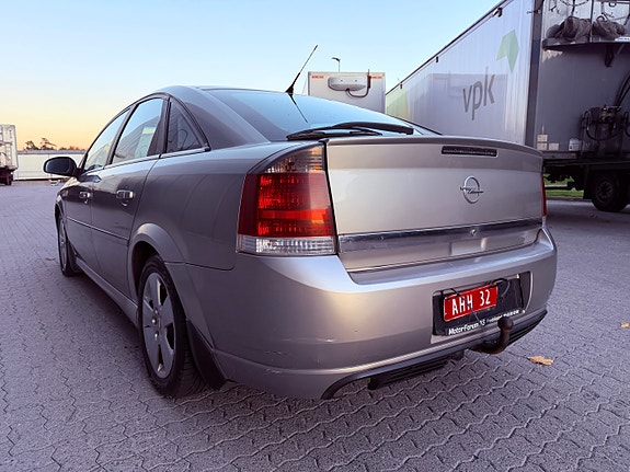 Opel Vectra 12 of 30