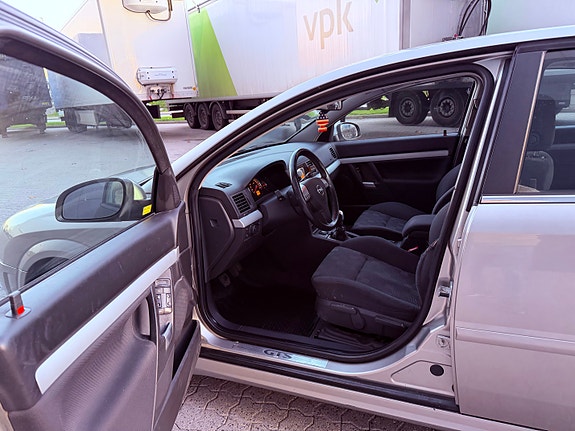 Opel Vectra 13 of 30