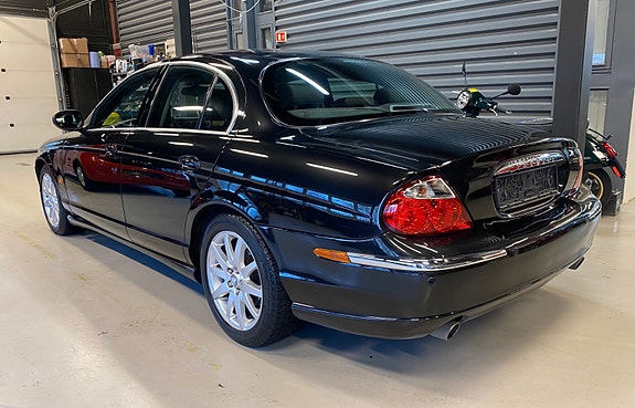 Jaguar S-TYPE 4 of 5