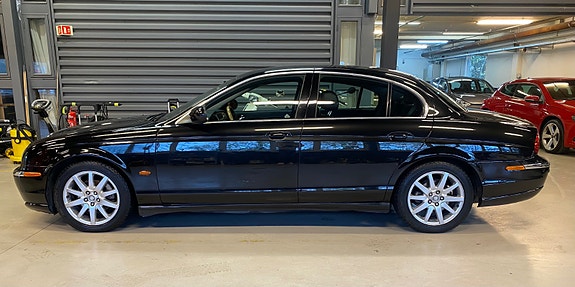 Jaguar S-TYPE 3 of 5