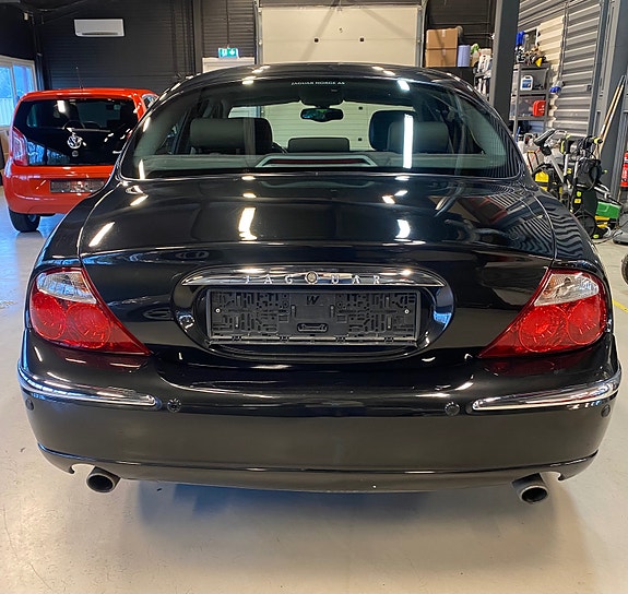Jaguar S-TYPE 5 of 5