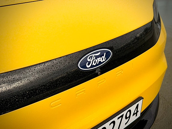 Ford Capri 3 of 5