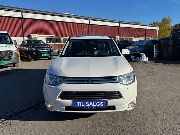 Mitsubishi Outlander 2 of 5