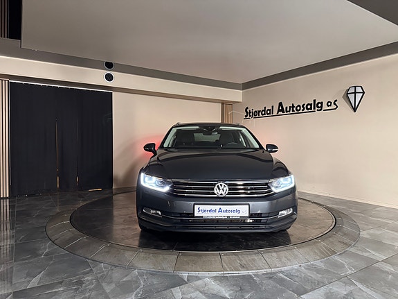Volkswagen Passat 7 of 30
