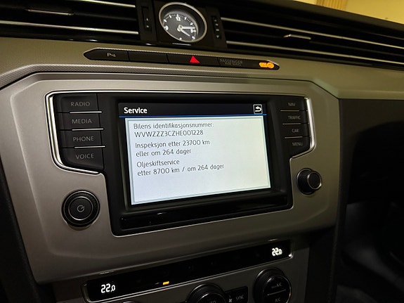Volkswagen Passat 21 of 30