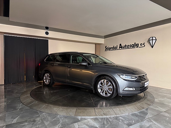 Volkswagen Passat 6 of 30