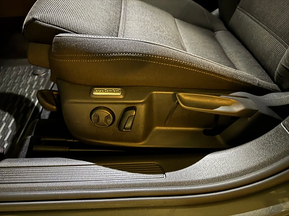 Volkswagen Passat 15 of 30