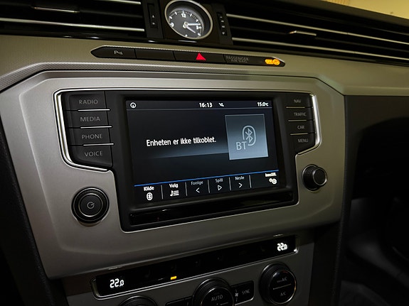 Volkswagen Passat 23 of 30