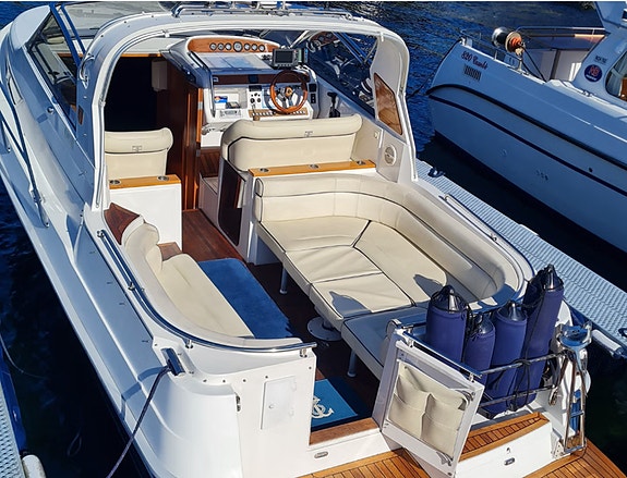 Marex 290 suncruiser 8 of 24