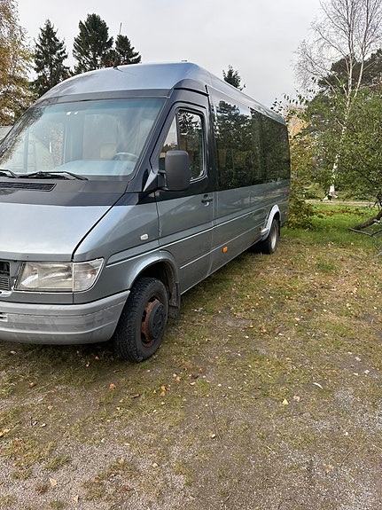 Mercedes-Benz 412D 6 of 19