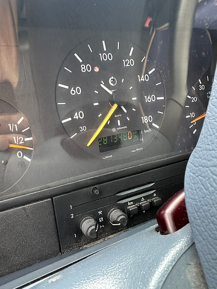 Mercedes-Benz 412D 8 of 19