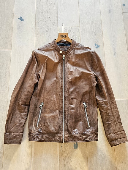 Skinnjakke fra Lindbergh i str L beige i ekte cow hide