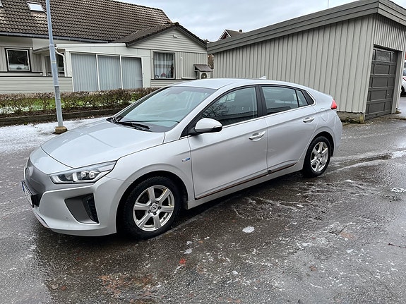 Hyundai IONIQ 2 of 5