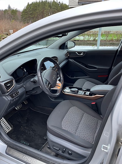 Hyundai IONIQ 4 of 5