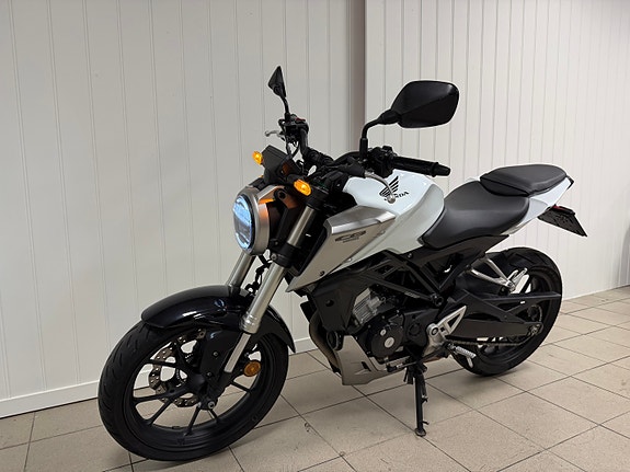 Honda CB 125 R 2 of 5