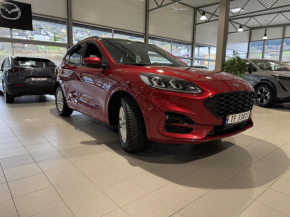 Ford Kuga 2 of 5