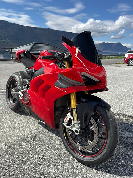 Ducati Panigale V4 9 of 14
