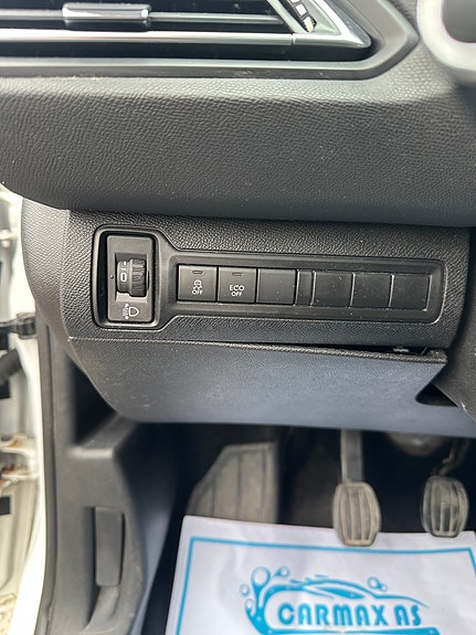 Peugeot 308 9 of 21