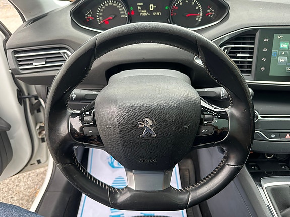 Peugeot 308 7 of 21