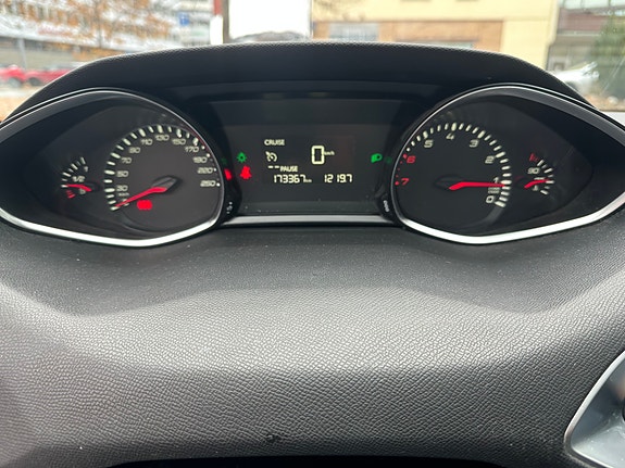 Peugeot 308 8 of 21