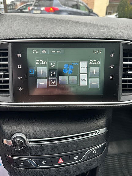 Peugeot 308 11 of 21