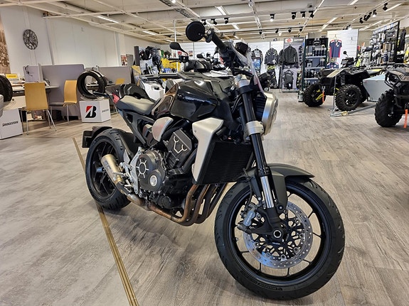 Honda CB1000R 3 of 15