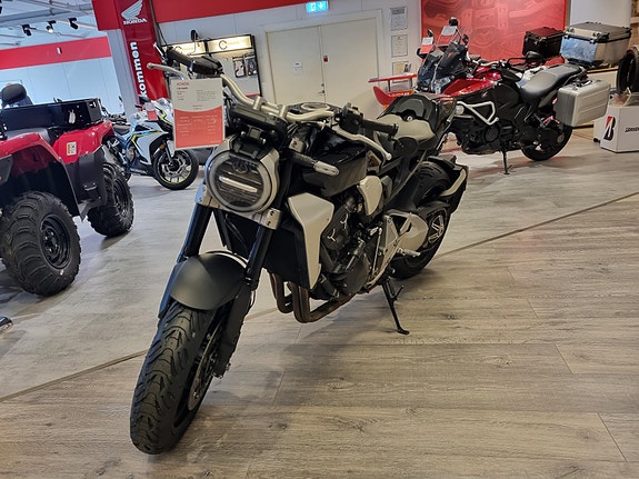 Honda CB1000R 12 of 15