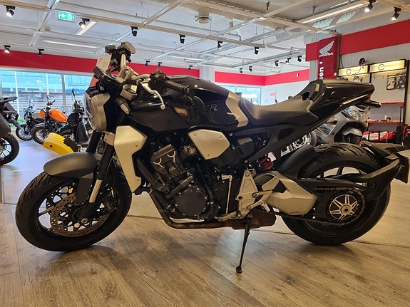 Honda CB1000R 15 of 15