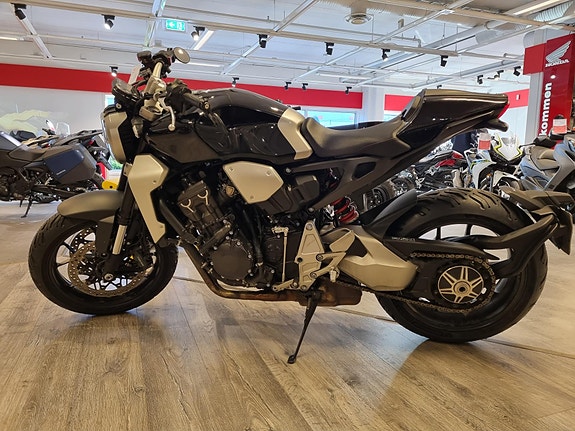 Honda CB1000R 11 of 15