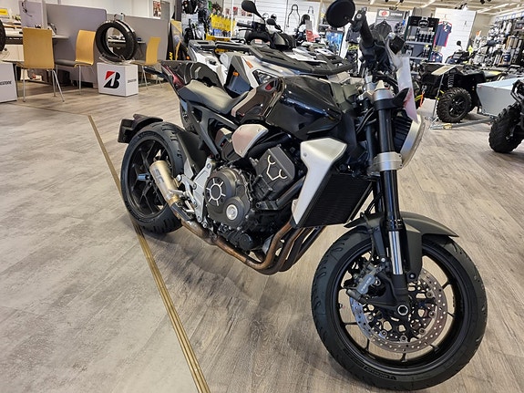 Honda CB1000R 7 of 15