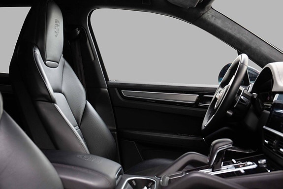 Porsche Cayenne 26 of 28