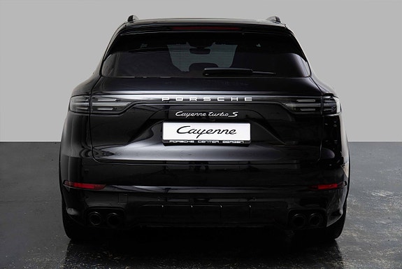 Porsche Cayenne 7 of 28