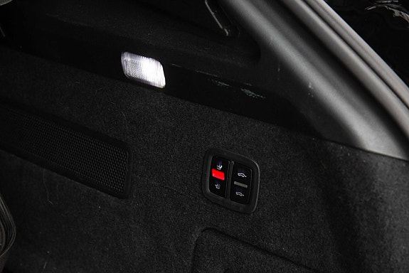Porsche Cayenne 10 of 28