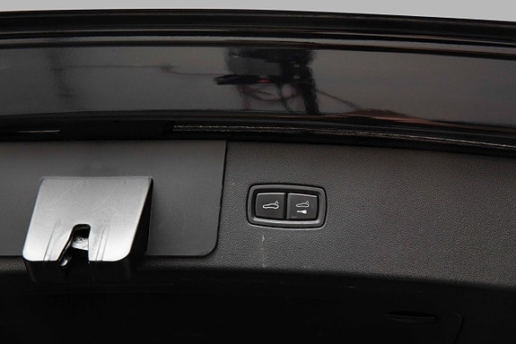 Porsche Cayenne 11 of 28